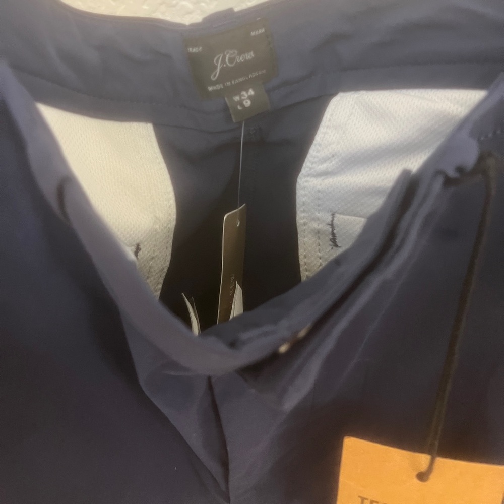 J Crew 9” Tech Shorts - Picture 2 of 4